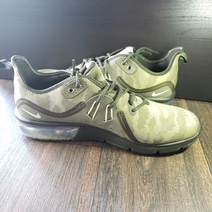 **SOLD** New Men Nike Air Max Sequent 3 Premium